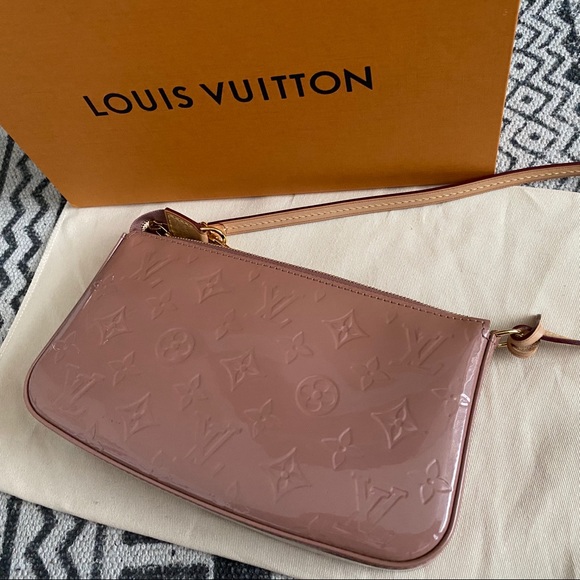 Louis Vuitton Handbags - LV Vernis Pochette Accessories